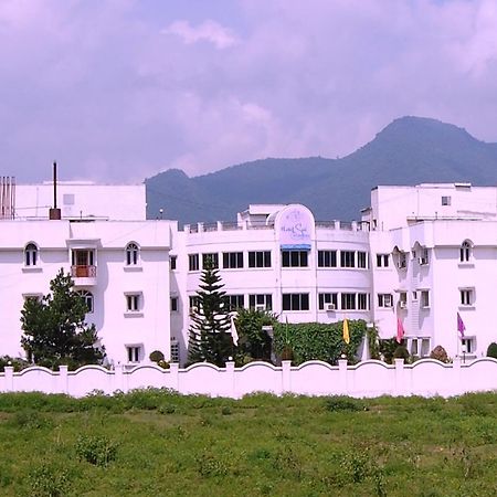 Hotel Sai International Rayagada Extérieur photo