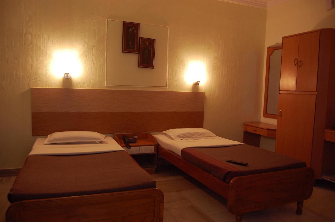 Hotel Sai International Rayagada Extérieur photo