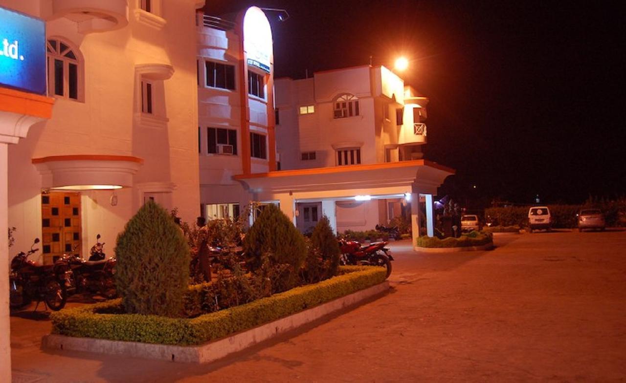 Hotel Sai International Rayagada Extérieur photo